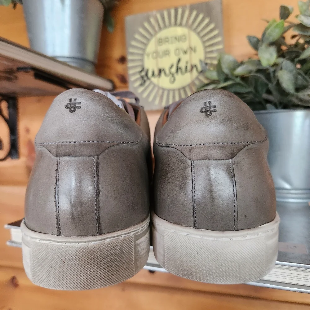 Brother United 💙 NEW Manor St Olive Washed Napa Perf Leather Fashion Sneaker 13